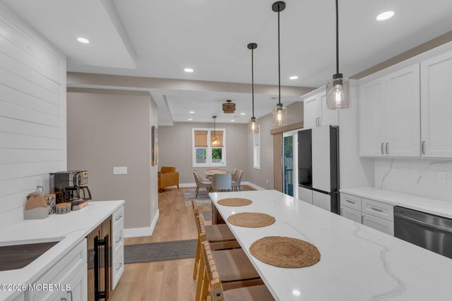 9 Pica Place, Tinton Falls, NJ 07724