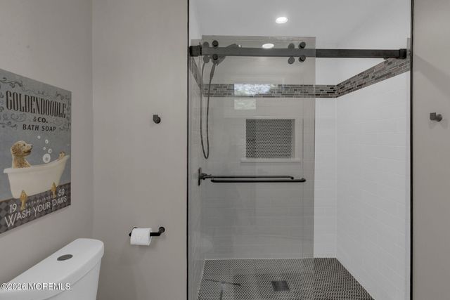 9 Pica Place, Tinton Falls, NJ 07724
