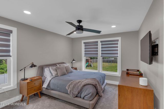 9 Pica Place, Tinton Falls, NJ 07724