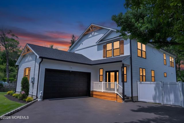 9 Pica Place, Tinton Falls, NJ 07724