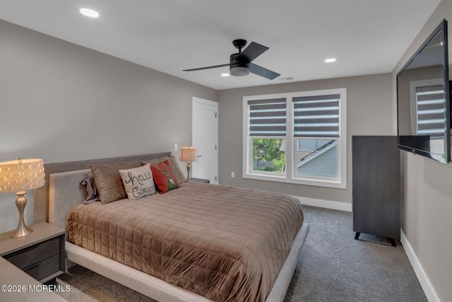 9 Pica Place, Tinton Falls, NJ 07724