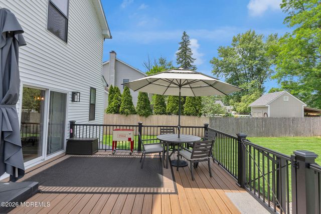 9 Pica Place, Tinton Falls, NJ 07724