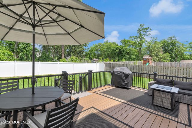 9 Pica Place, Tinton Falls, NJ 07724