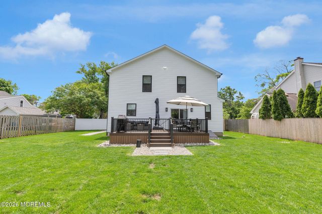 9 Pica Place, Tinton Falls, NJ 07724