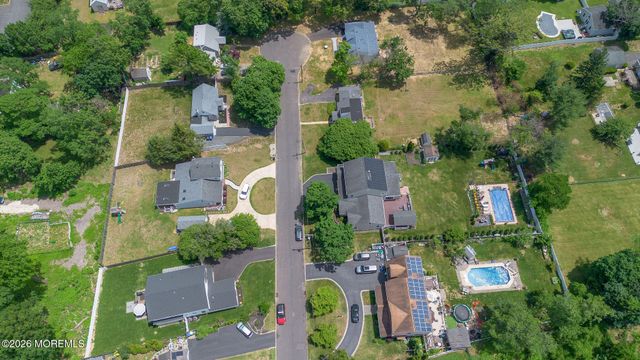 9 Pica Place, Tinton Falls, NJ 07724