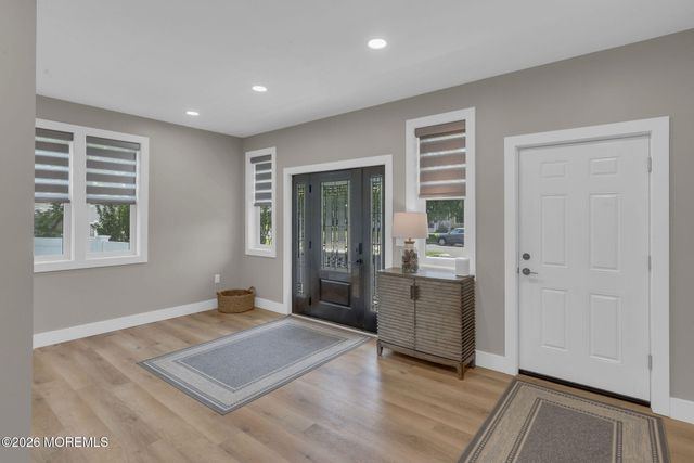 9 Pica Place, Tinton Falls, NJ 07724