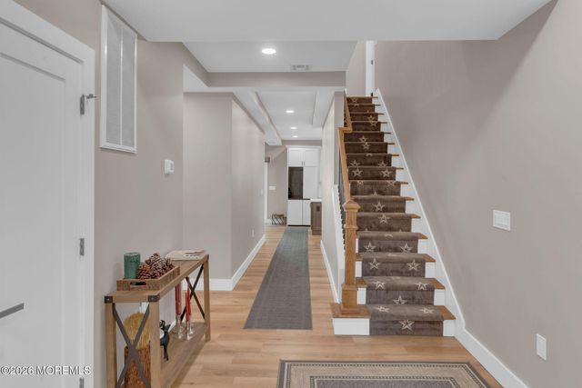 9 Pica Place, Tinton Falls, NJ 07724