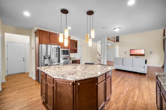 1 Duval Court, Bolingbrook, IL 60490