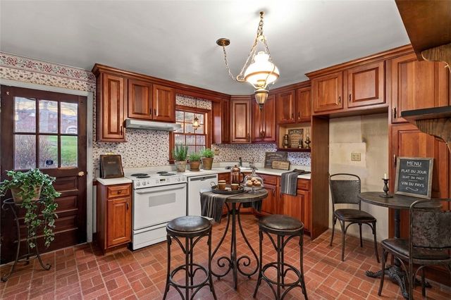 113 Wiltshire Drive, Upper St Clair, PA 15241