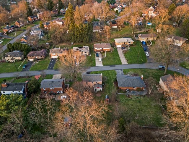 113 Wiltshire Drive, Upper St Clair, PA 15241