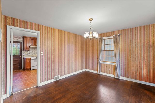 113 Wiltshire Drive, Upper St Clair, PA 15241