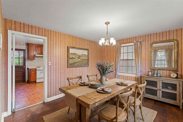 113 Wiltshire Drive, Upper St Clair, PA 15241