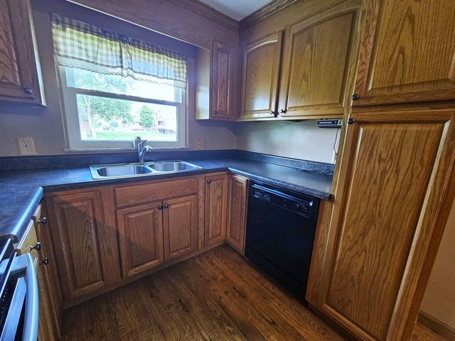 445 James Street, N Franklin Twp, PA 15301