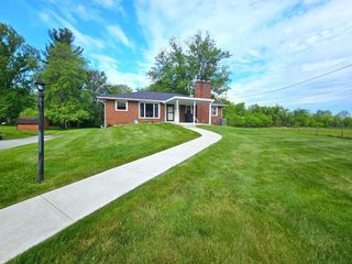445 James Street, N Franklin Twp, PA 15301