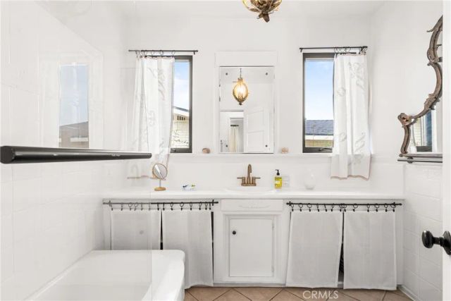 3436 S Kerckhoff, San Pedro, CA 90731