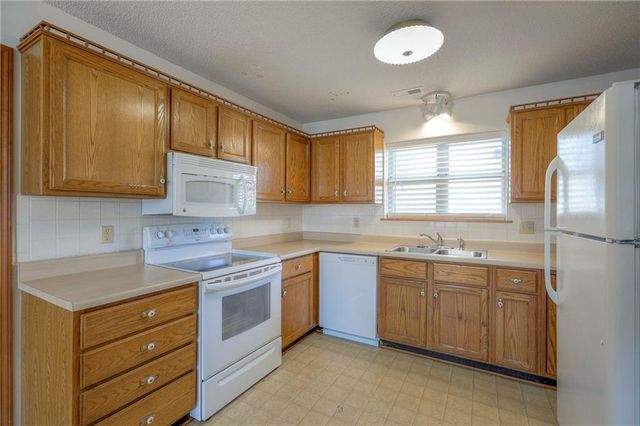 6126 ASH Court, Raytown, MO 64133