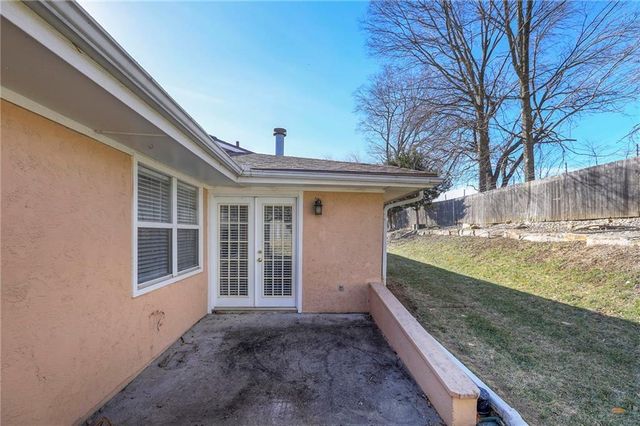 6126 ASH Court, Raytown, MO 64133