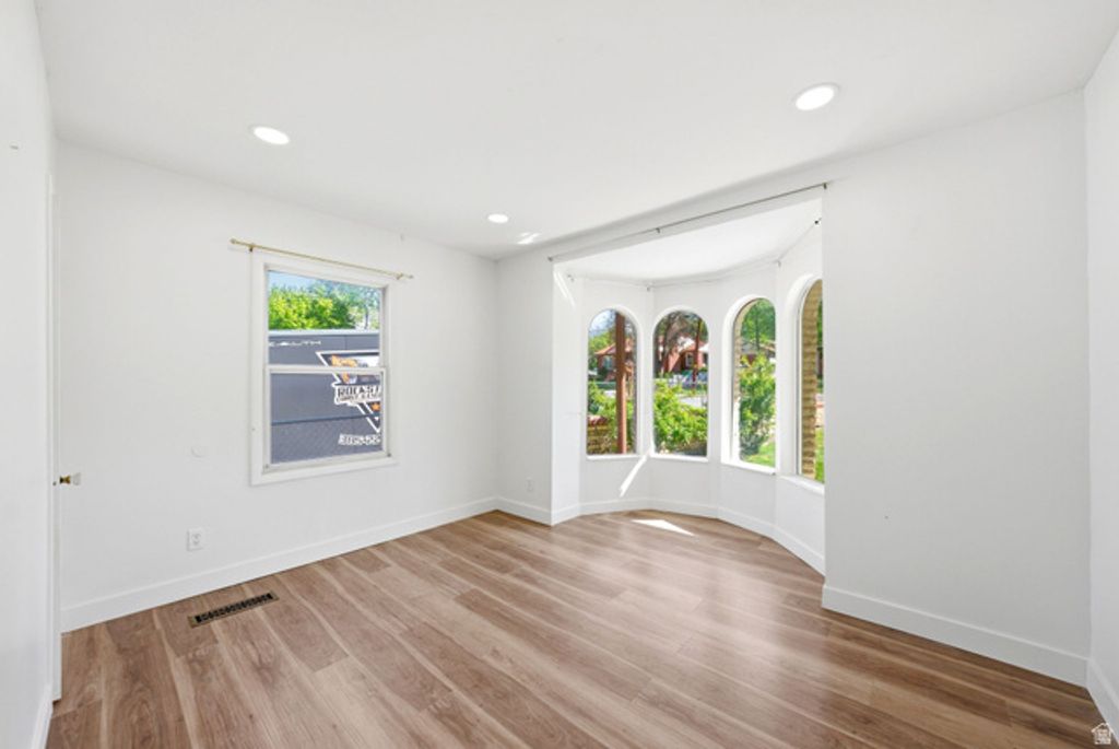 Image 13 of property listing at 4540 S WELLINGTON ST, Holladay, UT 84117