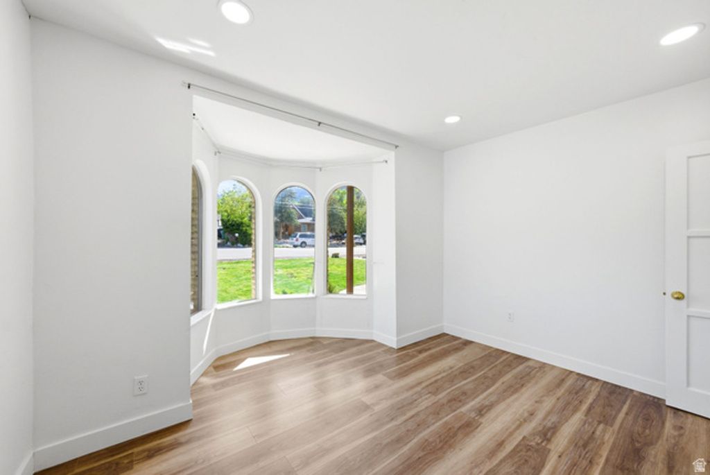 Image 14 of property listing at 4540 S WELLINGTON ST, Holladay, UT 84117