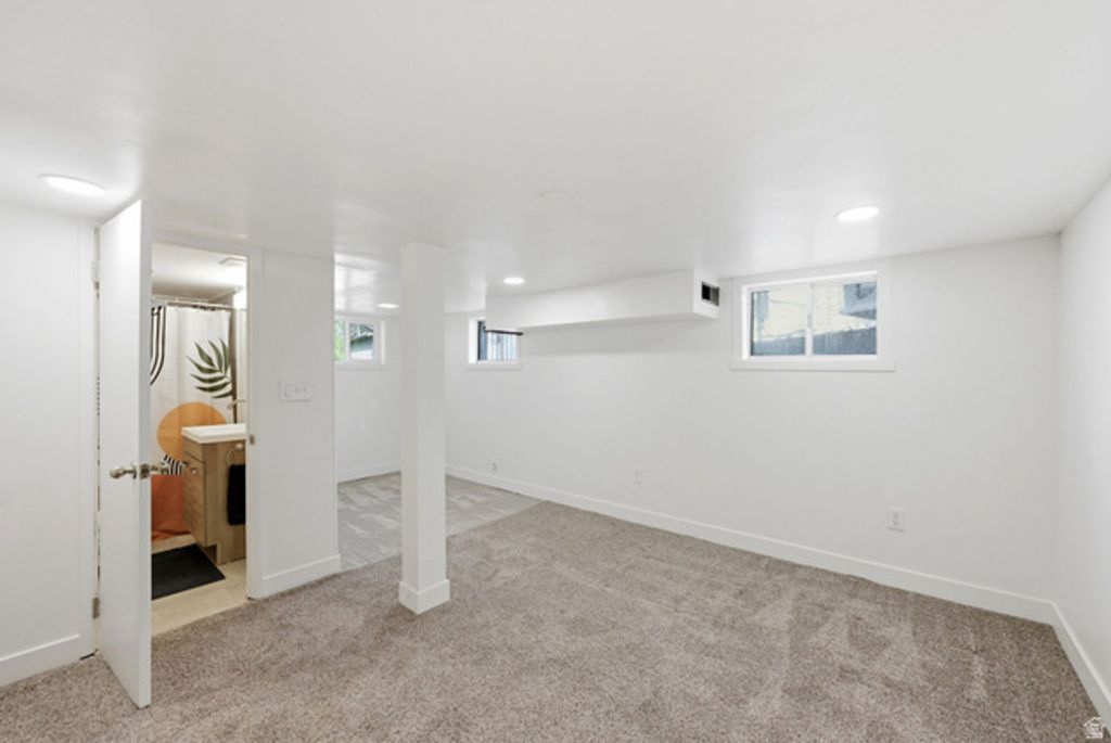 Image 20 of property listing at 4540 S WELLINGTON ST, Holladay, UT 84117