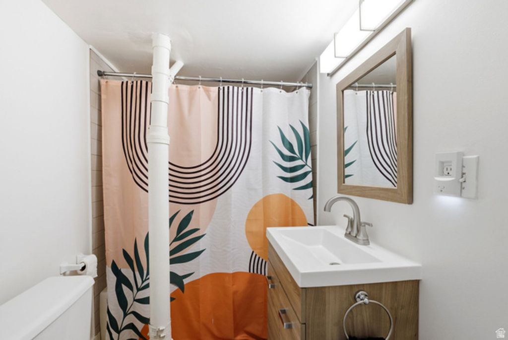 Image 23 of property listing at 4540 S WELLINGTON ST, Holladay, UT 84117