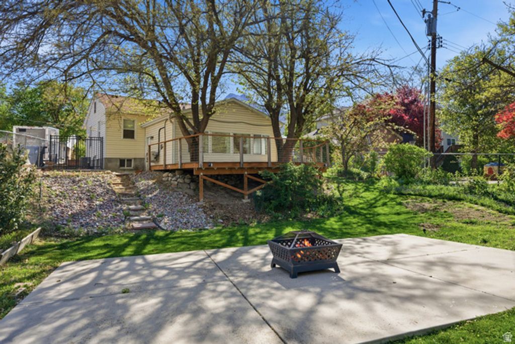 Image 26 of property listing at 4540 S WELLINGTON ST, Holladay, UT 84117