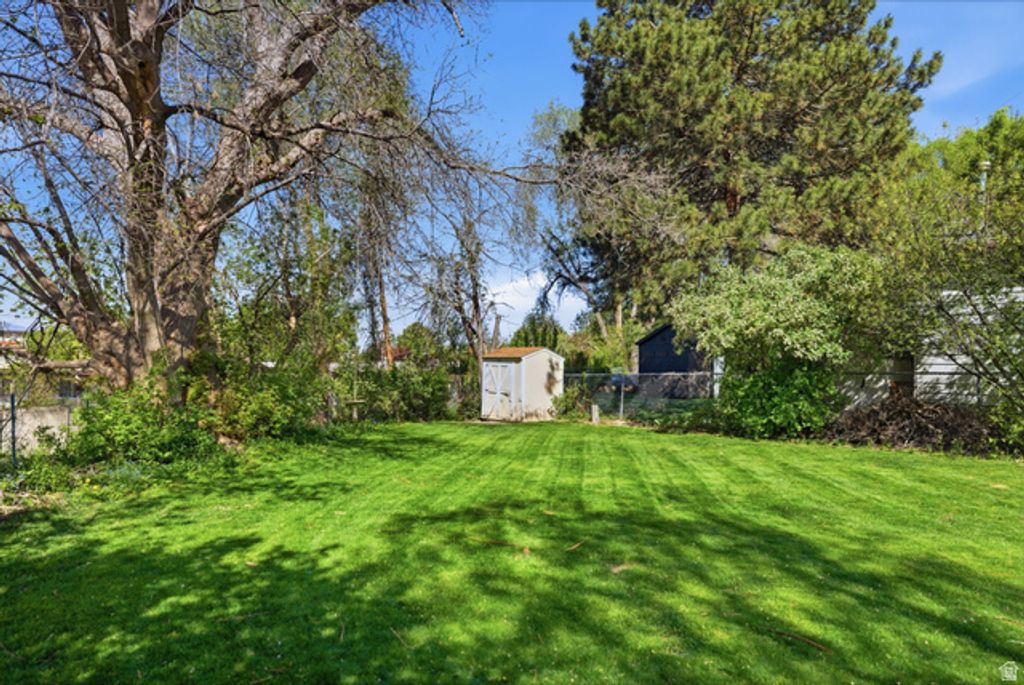 Image 28 of property listing at 4540 S WELLINGTON ST, Holladay, UT 84117