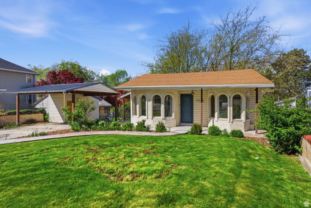 Image 5 of property listing at 4540 S WELLINGTON ST, Holladay, UT 84117