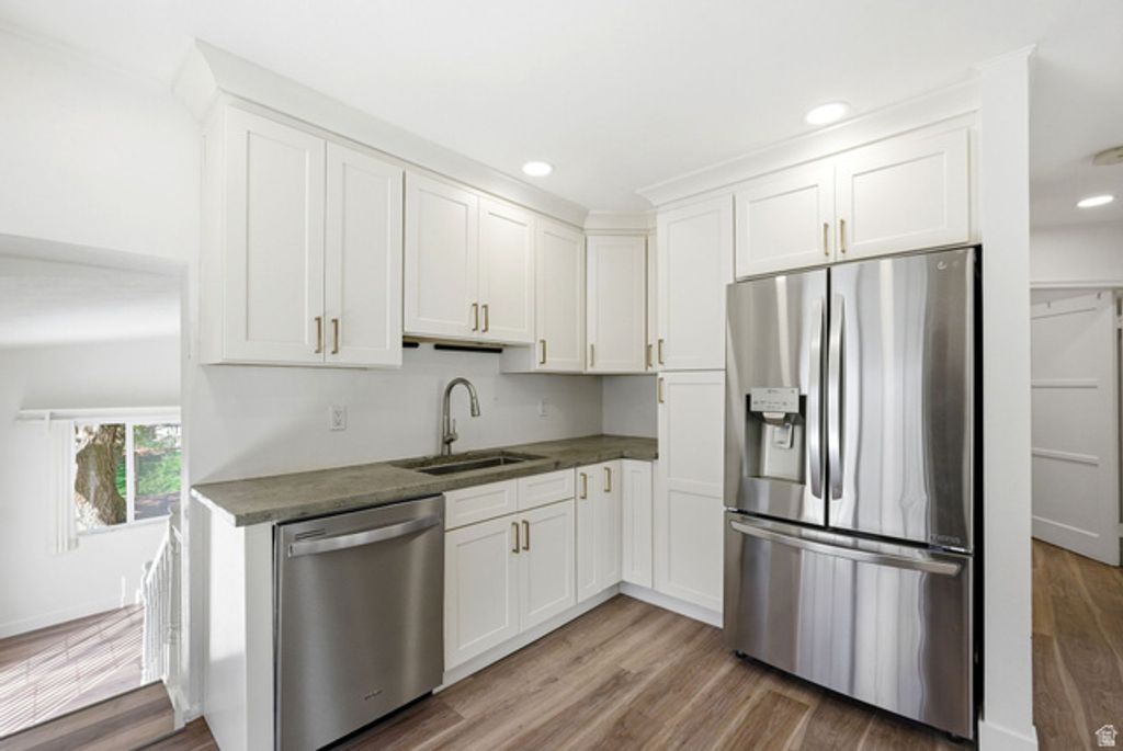 Image 10 of property listing at 4540 S WELLINGTON ST, Holladay, UT 84117