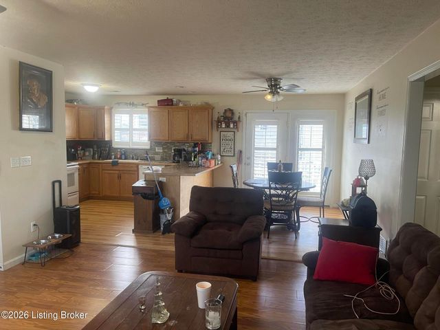 503 Fox Ridge Rd, Radcliff, KY 40160