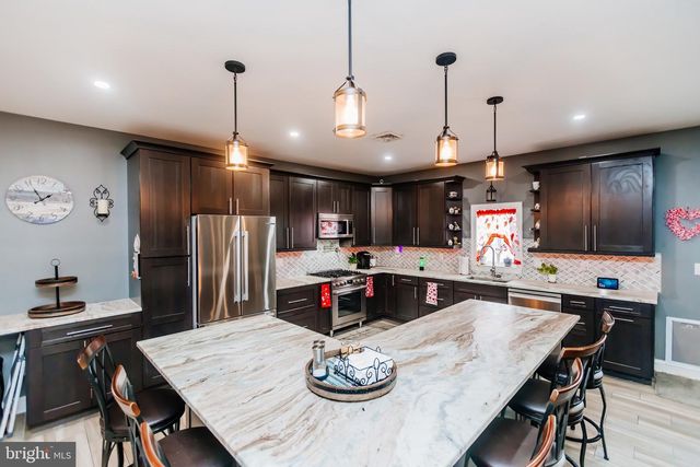 100 ELDERBERRY DR, Levittown, PA 19054