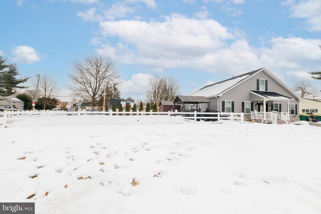 100 ELDERBERRY DR, Levittown, PA 19054