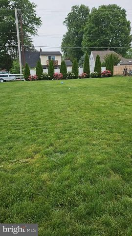 100 ELDERBERRY DR, Levittown, PA 19054