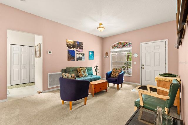 8127 N PACKWOOD AVENUE, Tampa, FL 33604