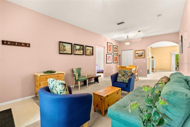 8127 N PACKWOOD AVENUE, Tampa, FL 33604