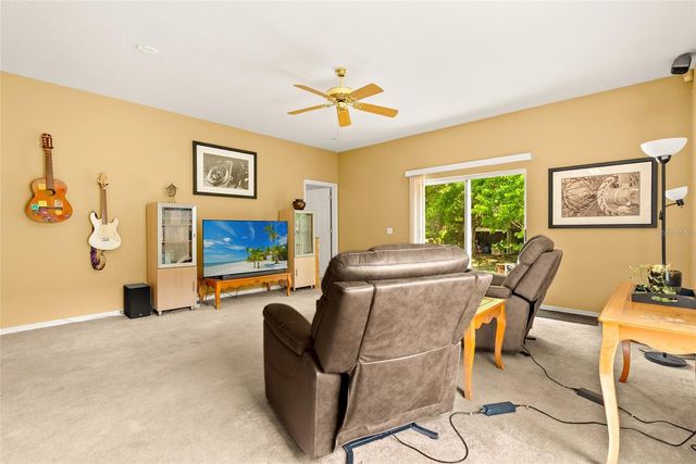 8127 N PACKWOOD AVENUE, Tampa, FL 33604