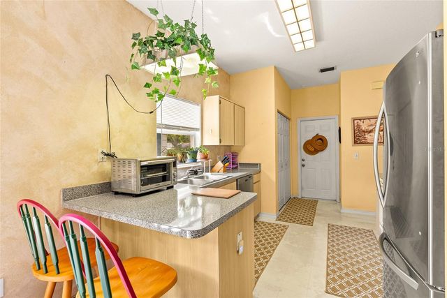 8127 N PACKWOOD AVENUE, Tampa, FL 33604