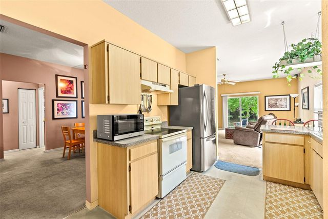 8127 N PACKWOOD AVENUE, Tampa, FL 33604