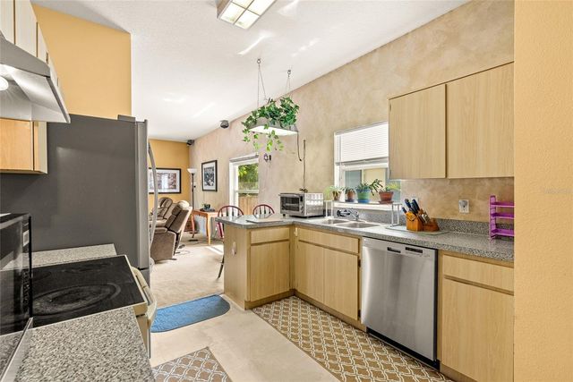 8127 N PACKWOOD AVENUE, Tampa, FL 33604