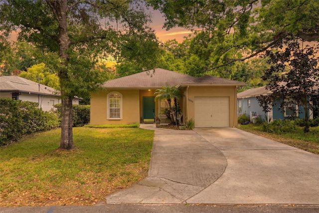 8127 N PACKWOOD AVENUE, Tampa, FL 33604