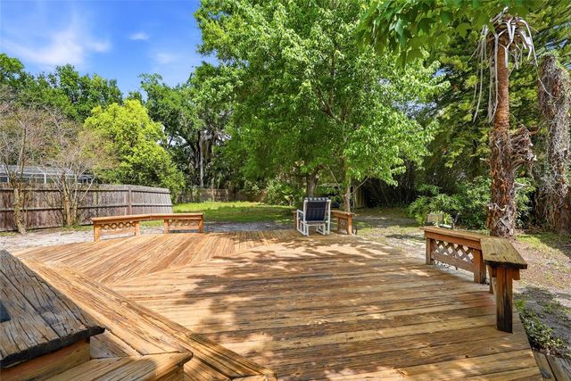 8127 N PACKWOOD AVENUE, Tampa, FL 33604