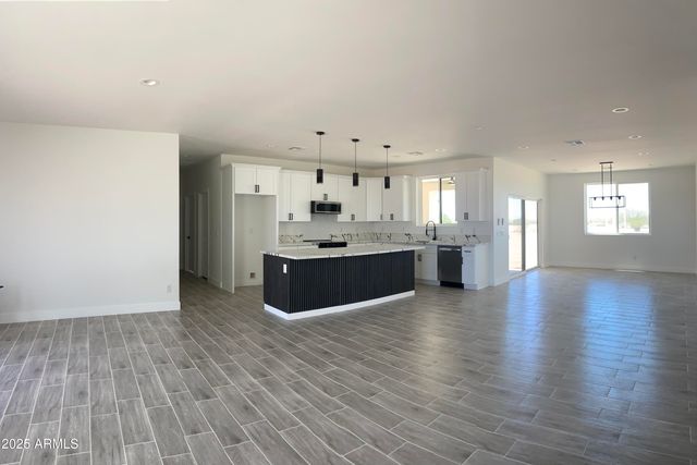 20905 W DALE Lane, Wittmann, AZ 85361