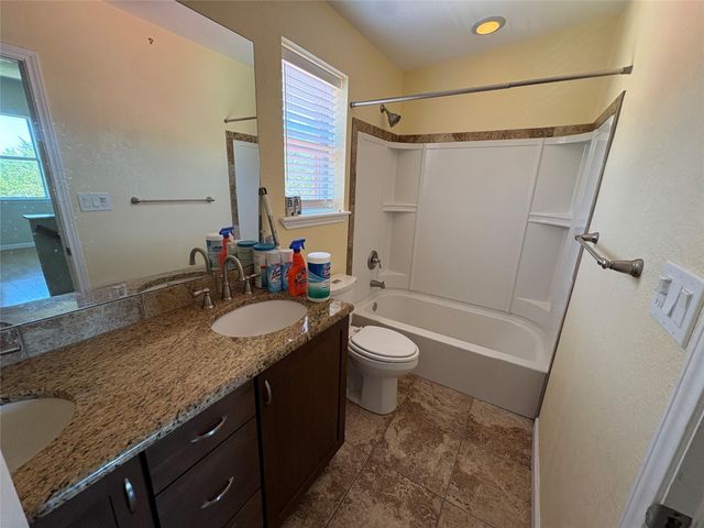 841 Scenic CIR, Dripping Springs, TX 78620