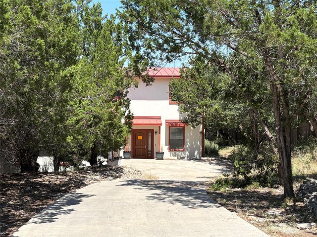 841 Scenic CIR, Dripping Springs, TX 78620