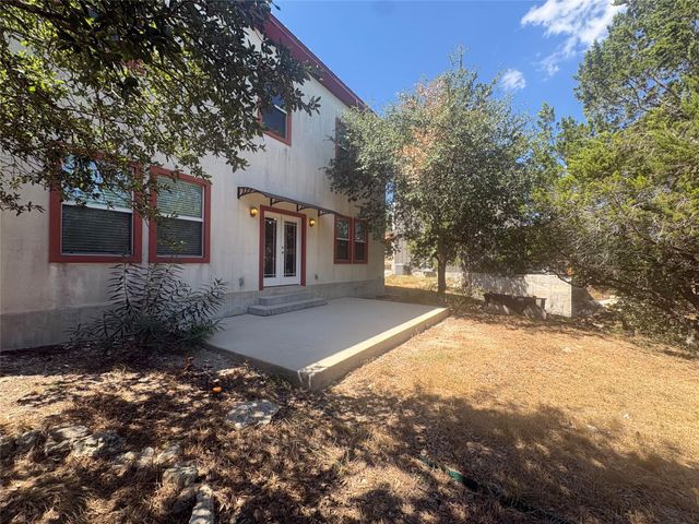 841 Scenic CIR, Dripping Springs, TX 78620