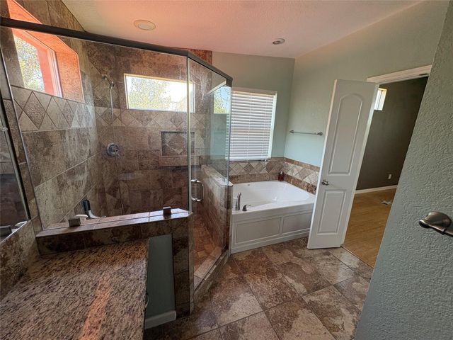 841 Scenic CIR, Dripping Springs, TX 78620