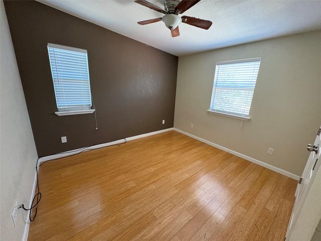 841 Scenic CIR, Dripping Springs, TX 78620