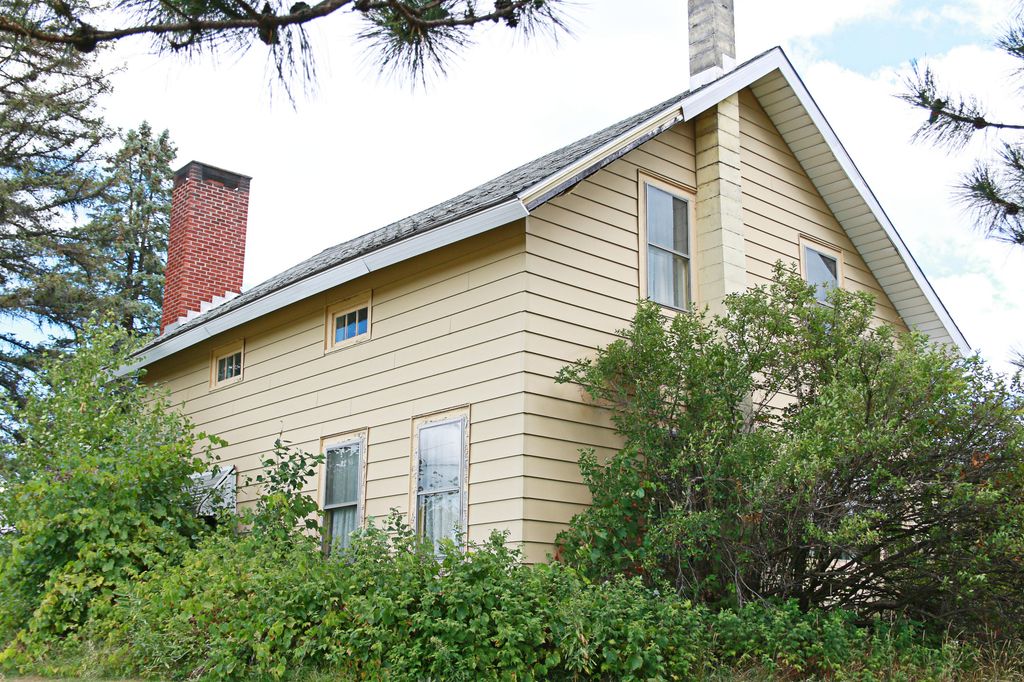 368 State Route 95, Moira, NY 12957