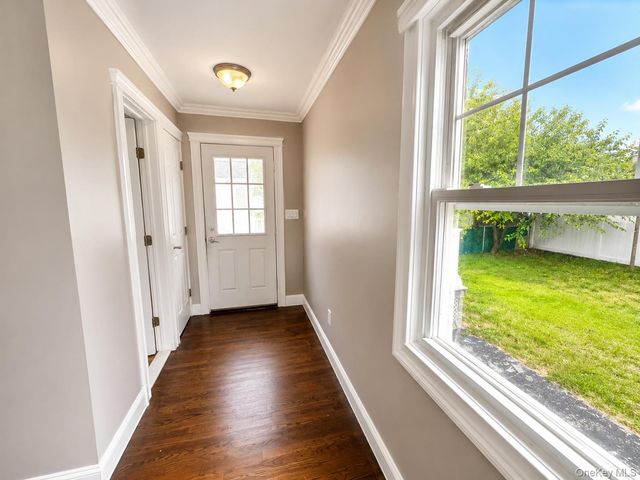 541 N Indiana Avenue, Lindenhurst, NY 11757