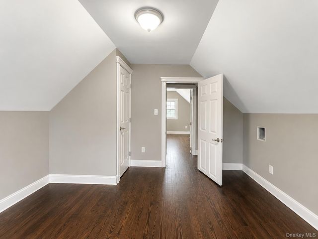 541 N Indiana Avenue, Lindenhurst, NY 11757